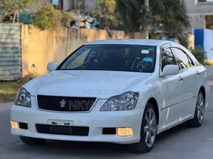 Toyota Crown 2006 White