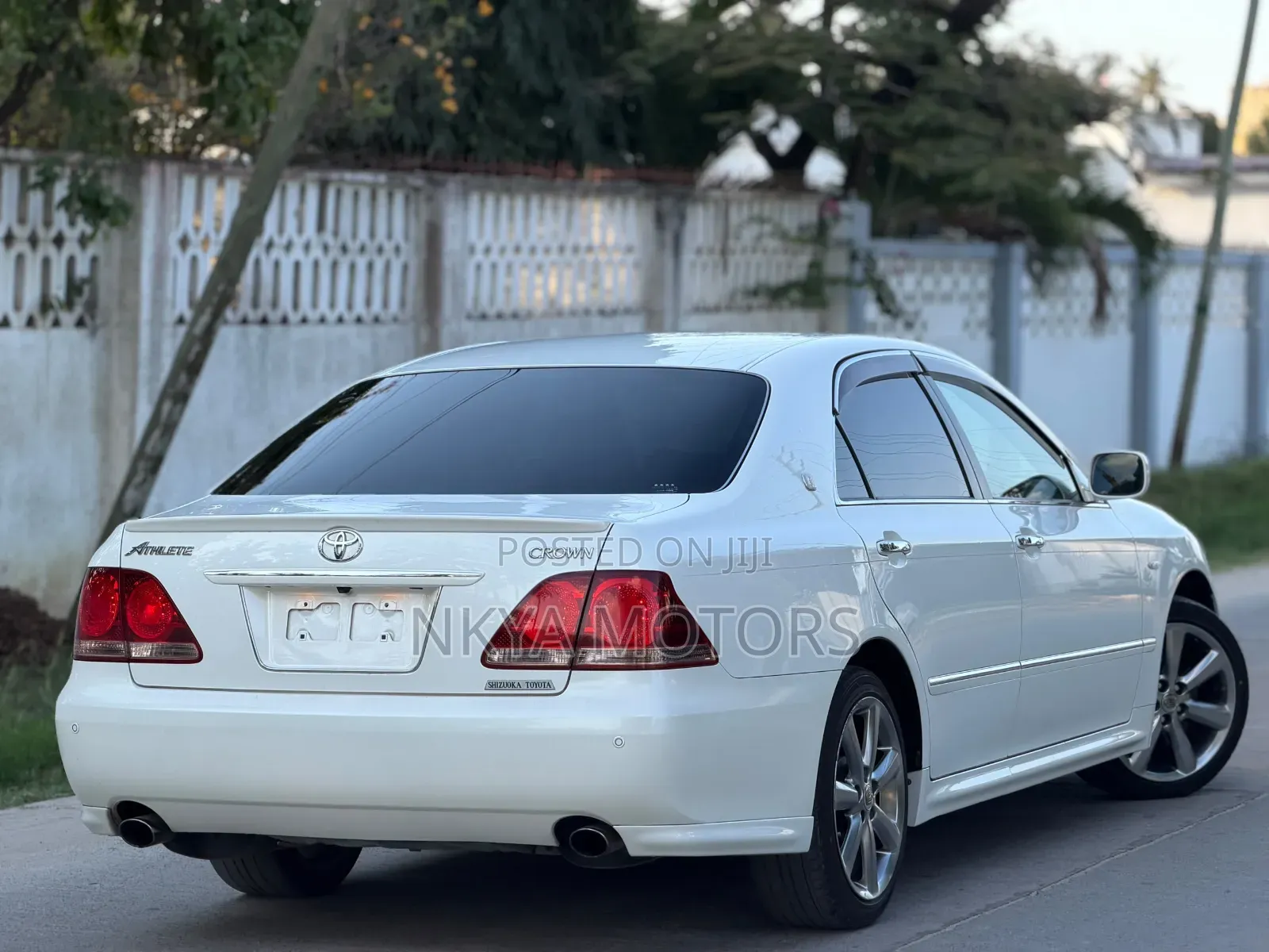 Toyota Crown 2006 White