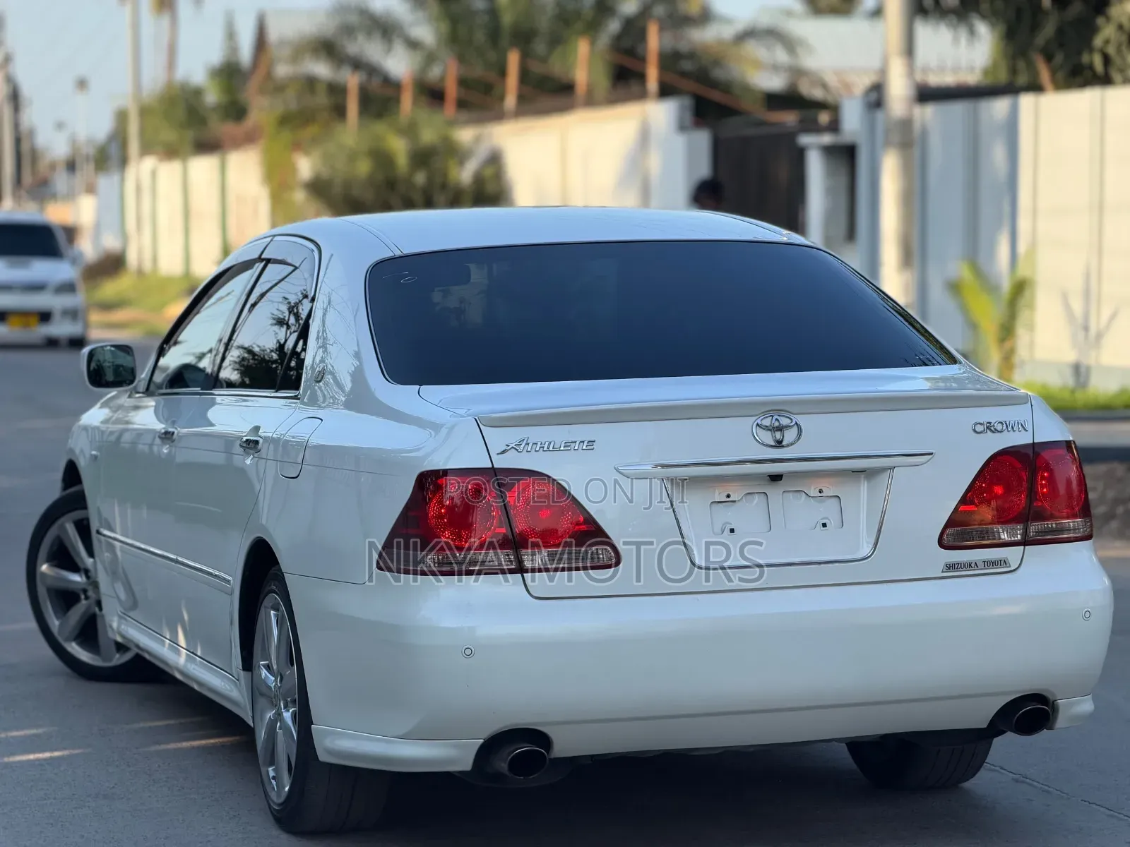 Toyota Crown 2006 White