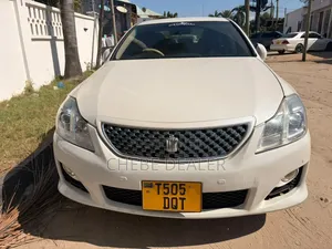 Toyota Crown 2009 White