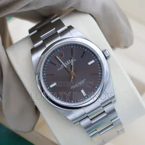 Rolex 
Oyster Perpetual
Silver
Mechanical