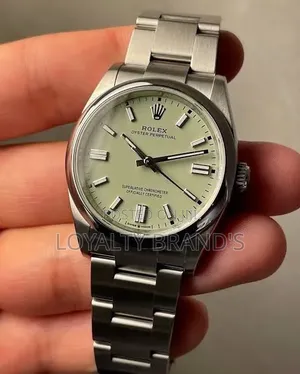 Rolex 
Oyster Perpetual
Mechanical