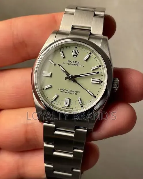 Rolex 
Oyster Perpetual
Mechanical