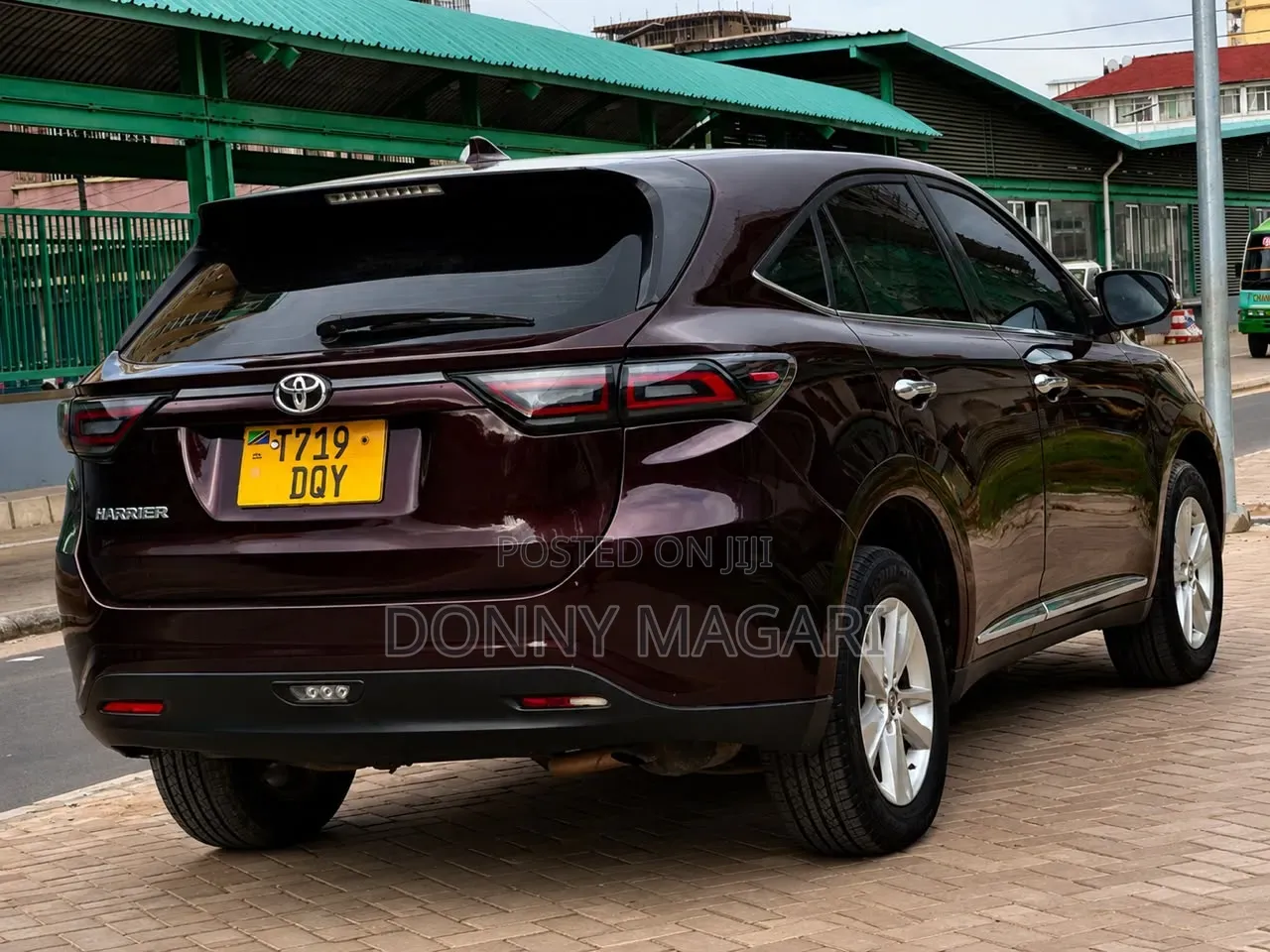 Toyota Harrier 2011 Maroon