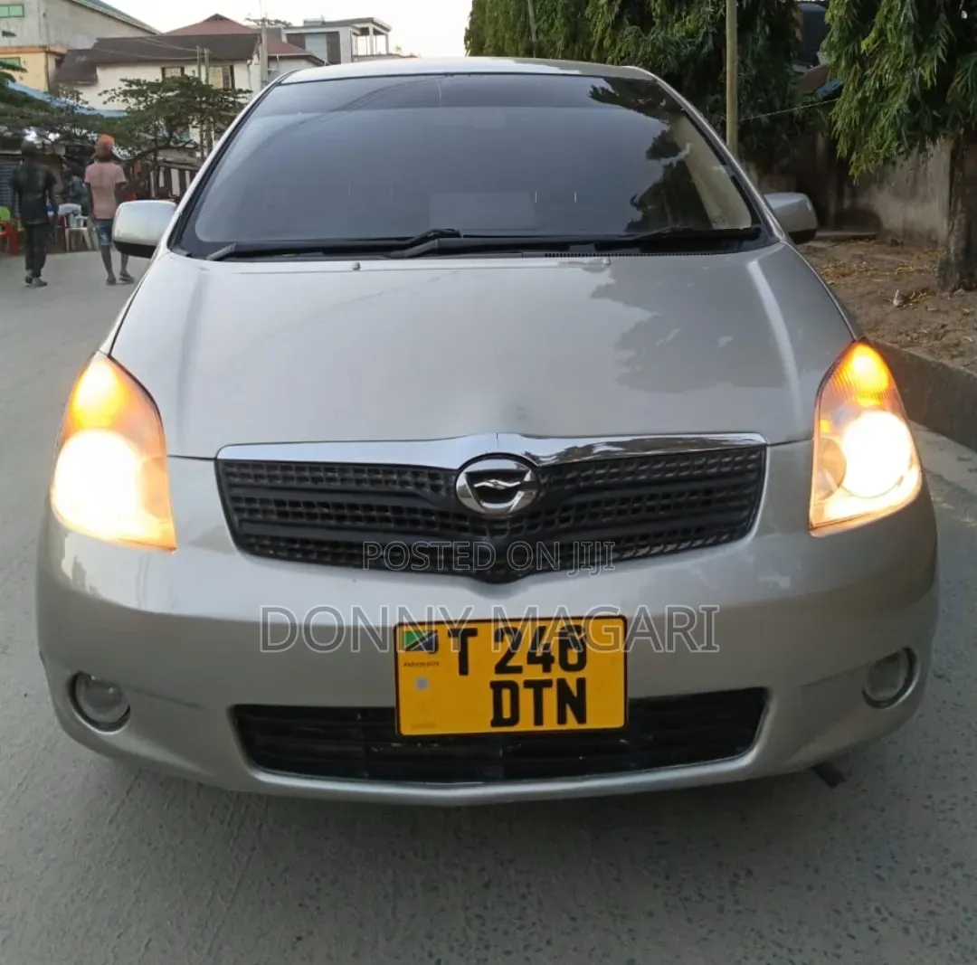 Toyota Corolla Spacio 2004 Silver