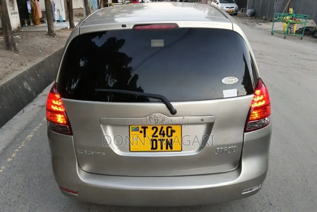 Toyota Corolla Spacio 2004 Silver