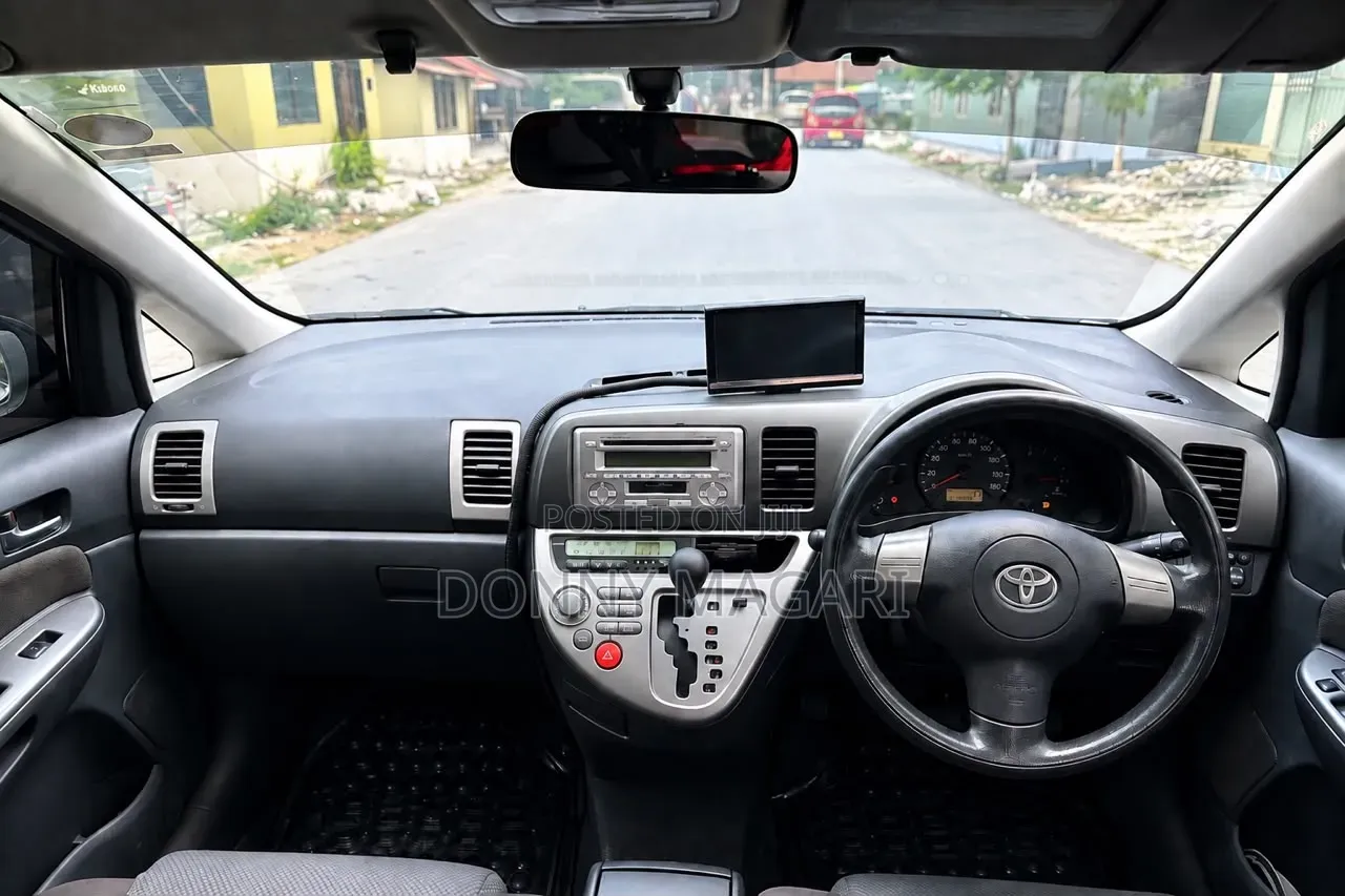 Toyota Wish 2006 Blue