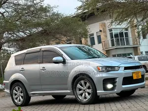 Mitsubishi Outlander 2010 Silver