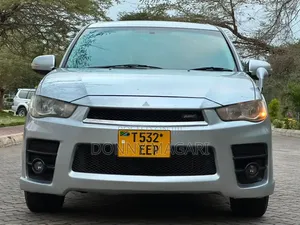 Mitsubishi Outlander 2010 Silver