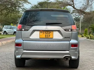 Mitsubishi Outlander 2010 Silver