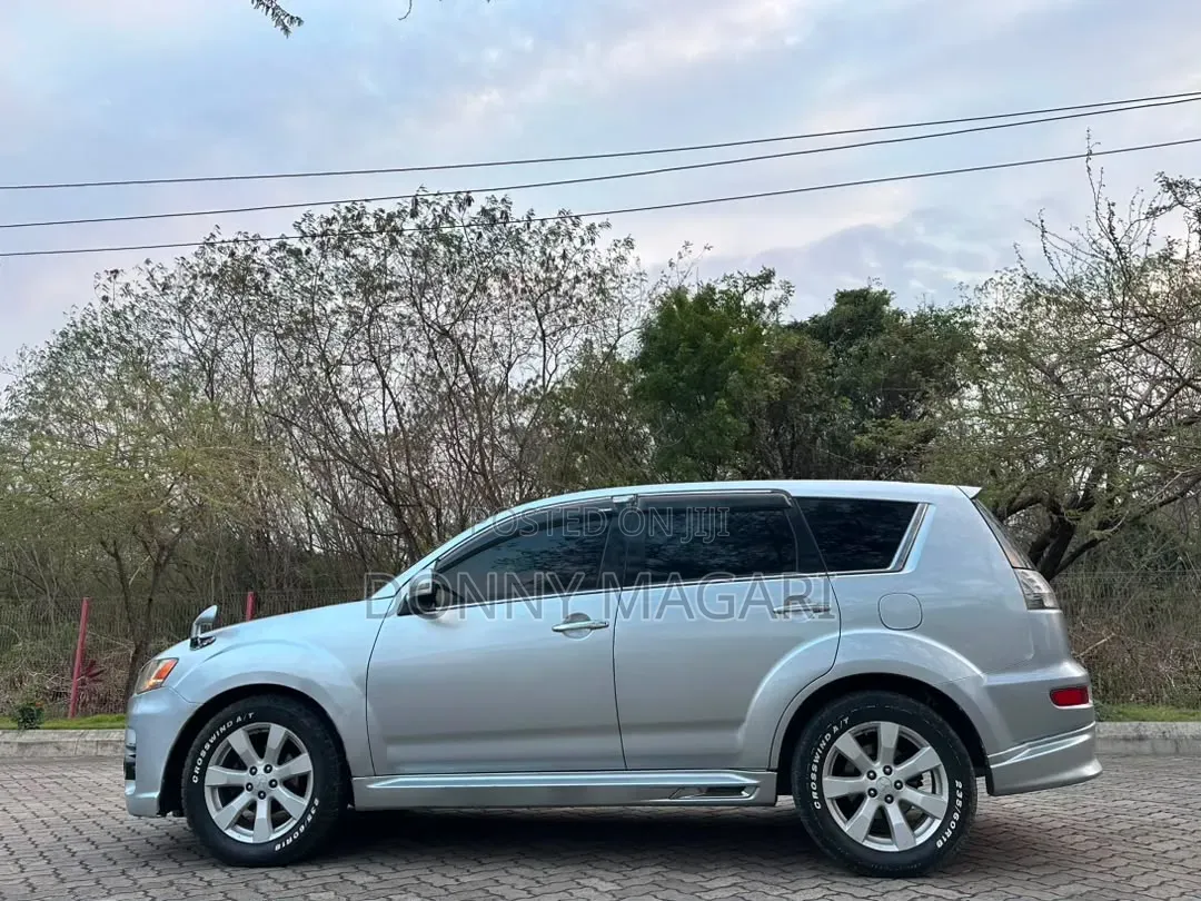Mitsubishi Outlander 2010 Silver