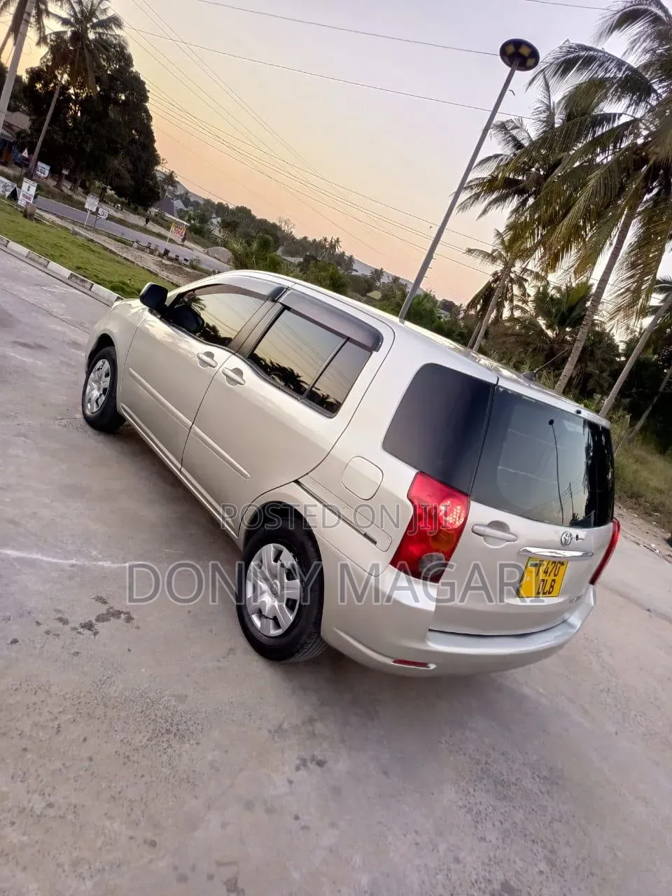 Toyota Raum 2004 Silver