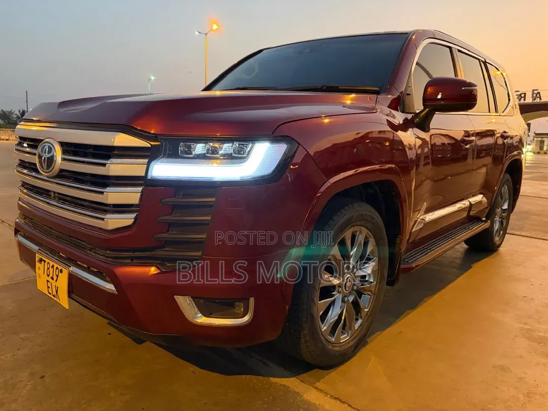 Toyota Land Cruiser 2023 Red