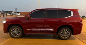 Toyota Land Cruiser 2023 Red