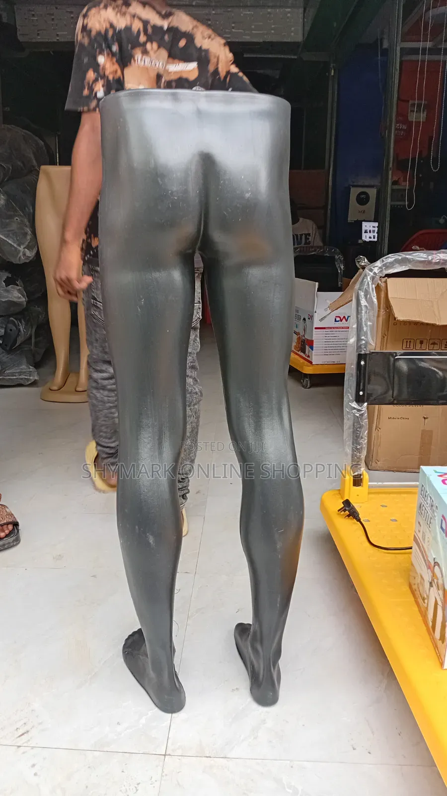 Mdoli Wa Kiume Half Man Black