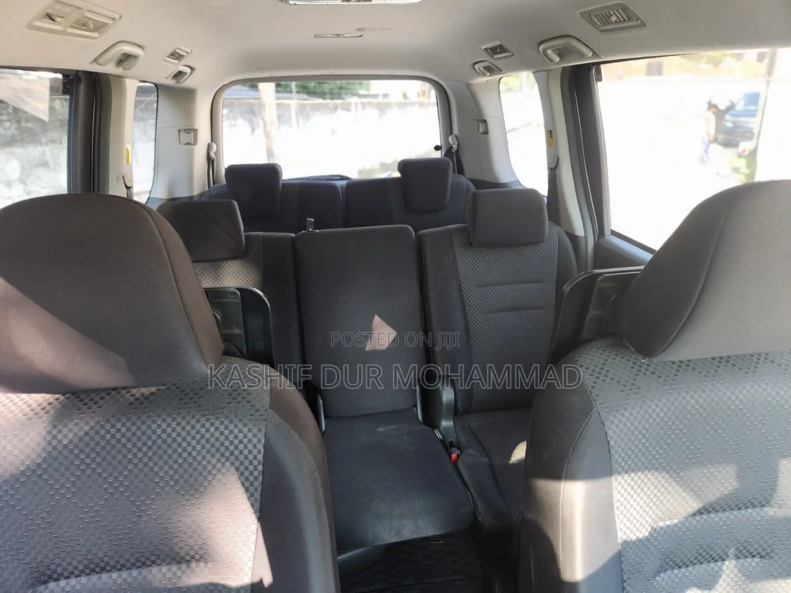Toyota Noah 2.0 143hp FWD (7 Seater) 2009 White