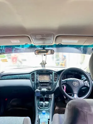 Toyota Kluger 2001 Gold