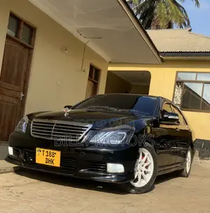 Toyota Crown Royale 2005 Black
