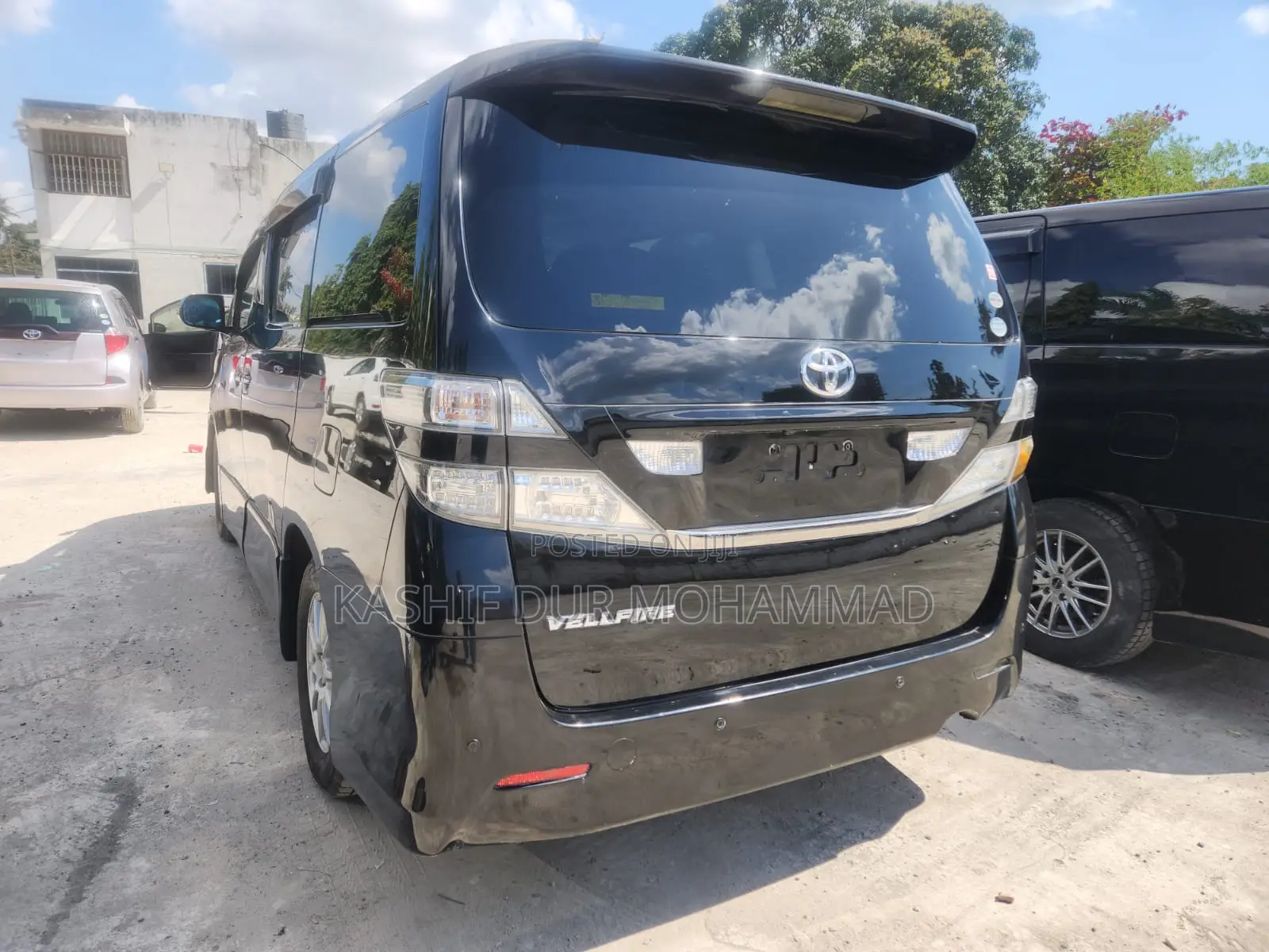 Toyota Vellfire V 2.4 FWD 7-Seater 2011 Black
