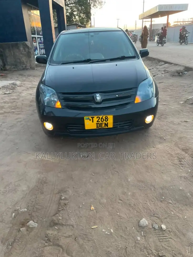 Toyota IST 2005 Black