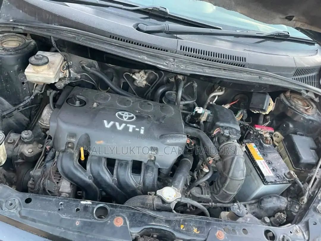 Toyota IST 2005 Black