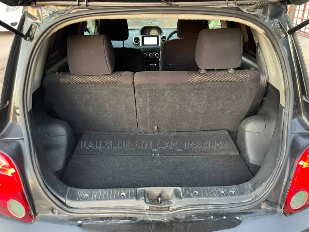 Toyota IST 2005 Black