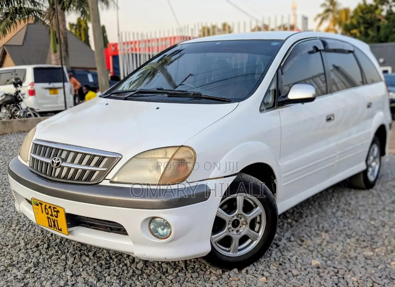 Toyota Nadia 2002 White
