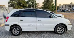 Toyota Nadia 2002 White