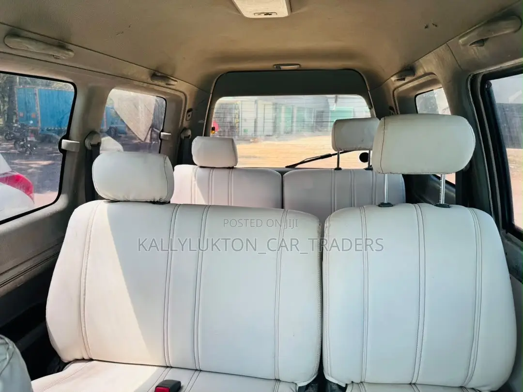 Toyota LiteAce Noah 2000 White