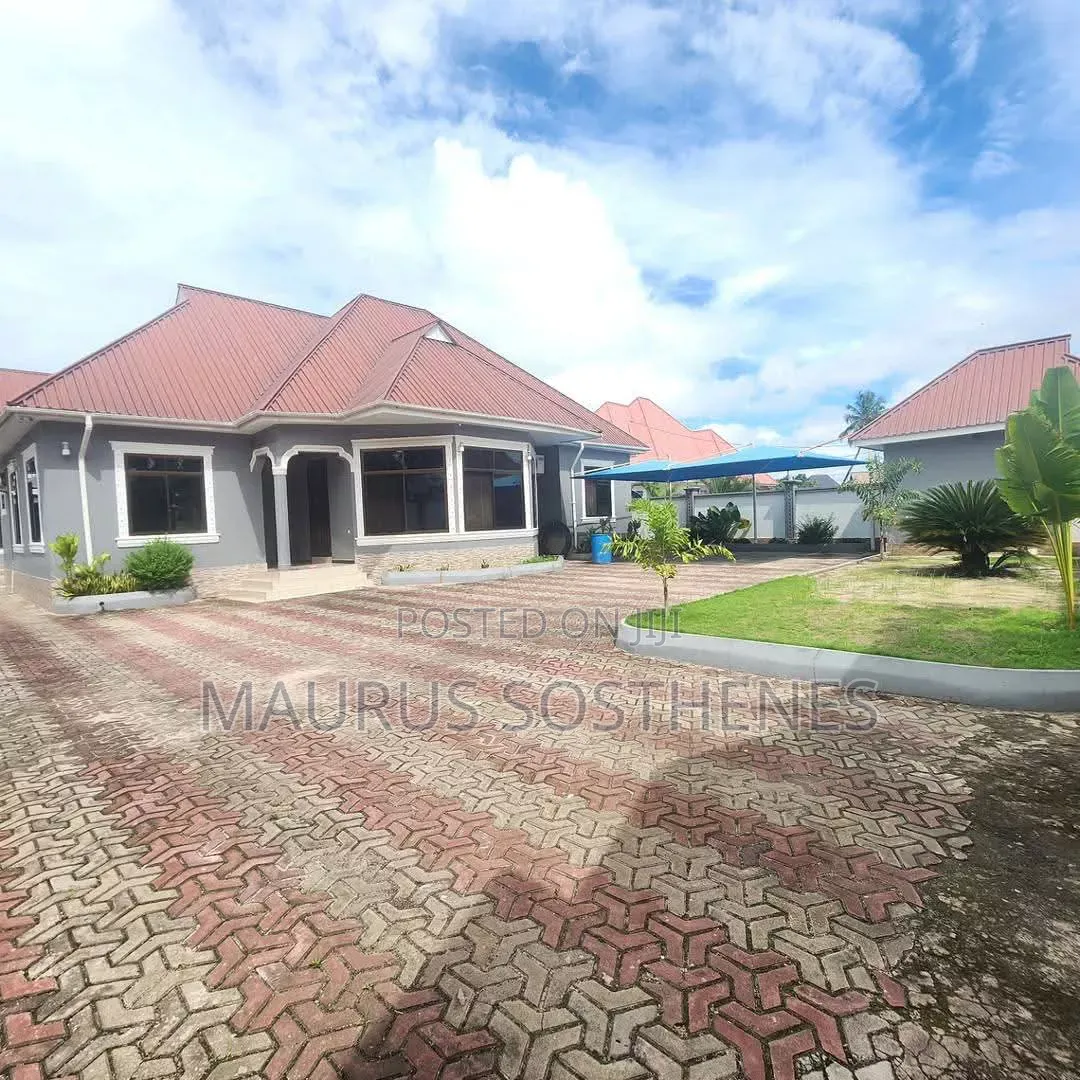 3bdrm House in Magole, Kitunda for sale