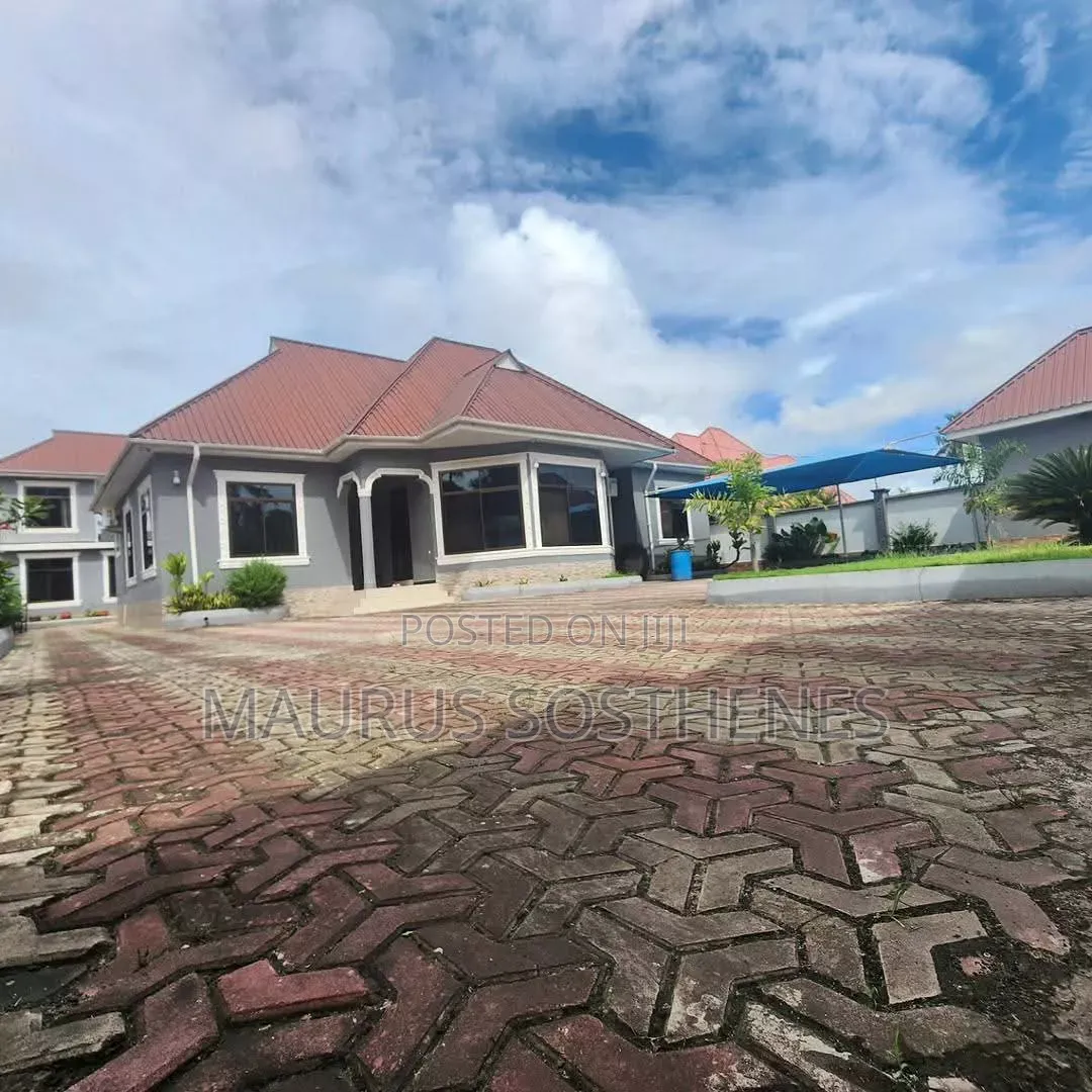 3bdrm House in Magole, Kitunda for sale