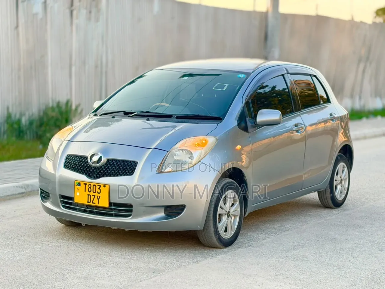 Toyota Vitz 2007 Gray