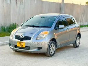 Toyota Vitz 2007 Gray