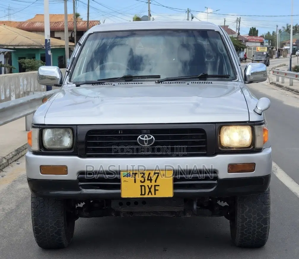 Toyota Hilux 1999 Silver