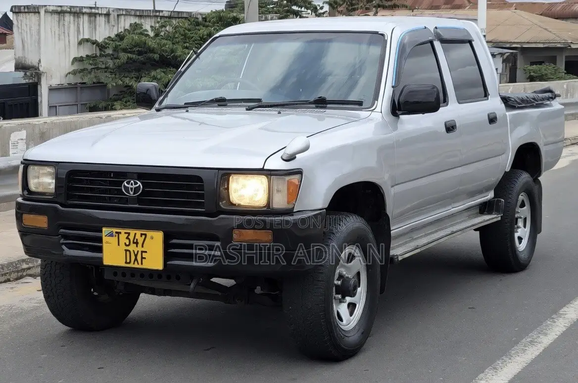 Toyota Hilux 1999 Silver