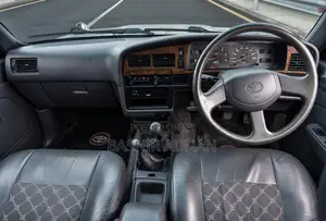 Toyota Hilux 1999 Silver