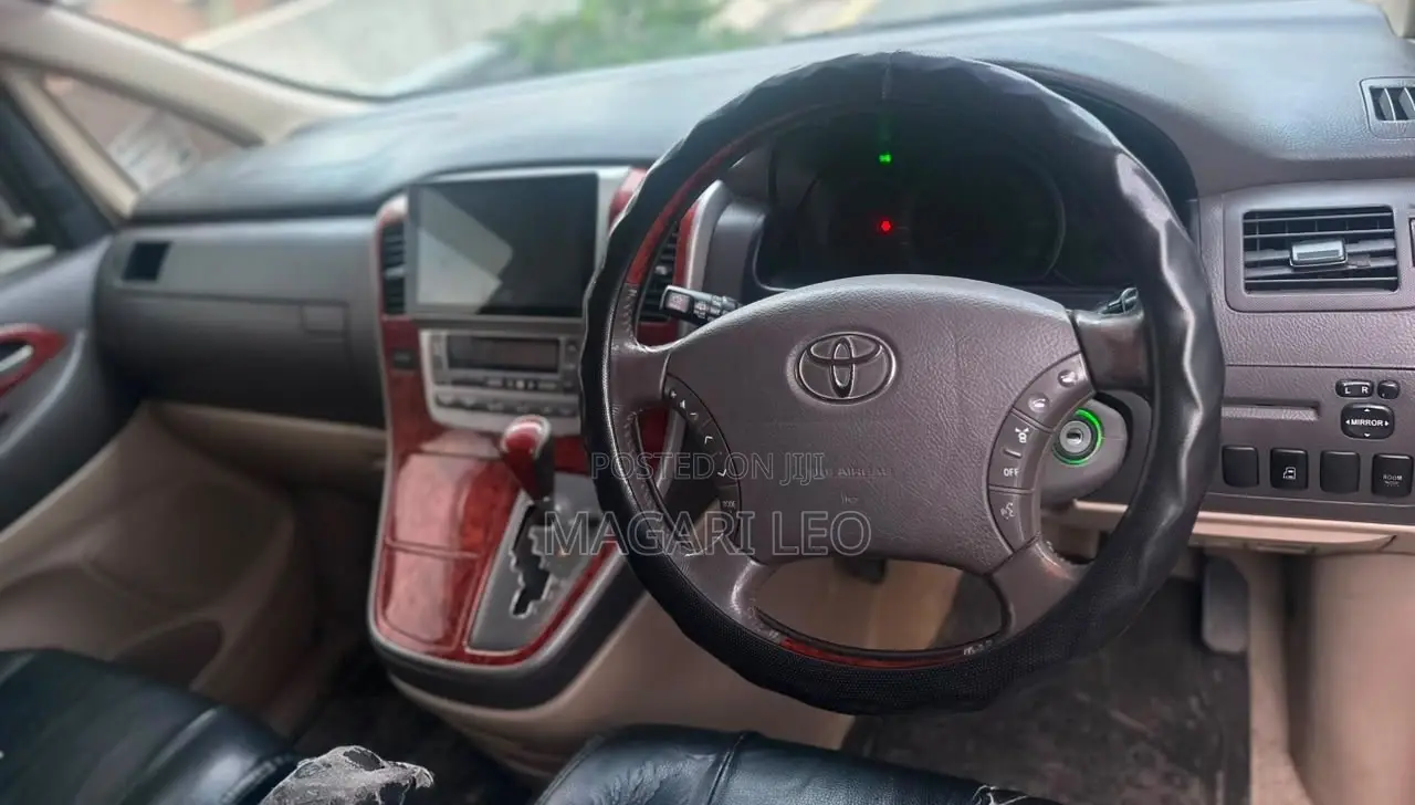 Toyota Alphard 2.4 Petrol FWD 2005 Silver