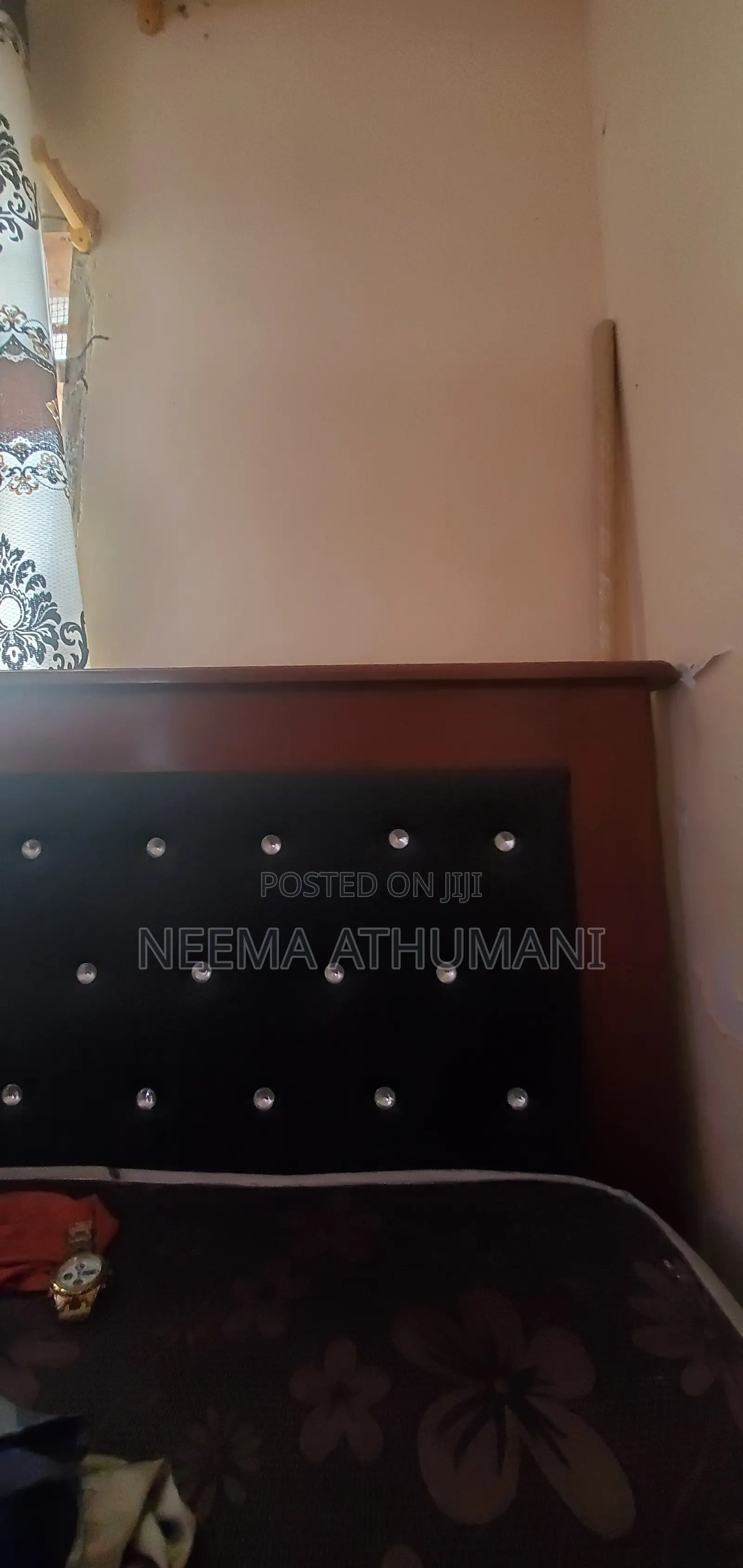Kitanda 5/6, Mbao Original ,Kabati Milango Miwili Na Lina Kioo Full