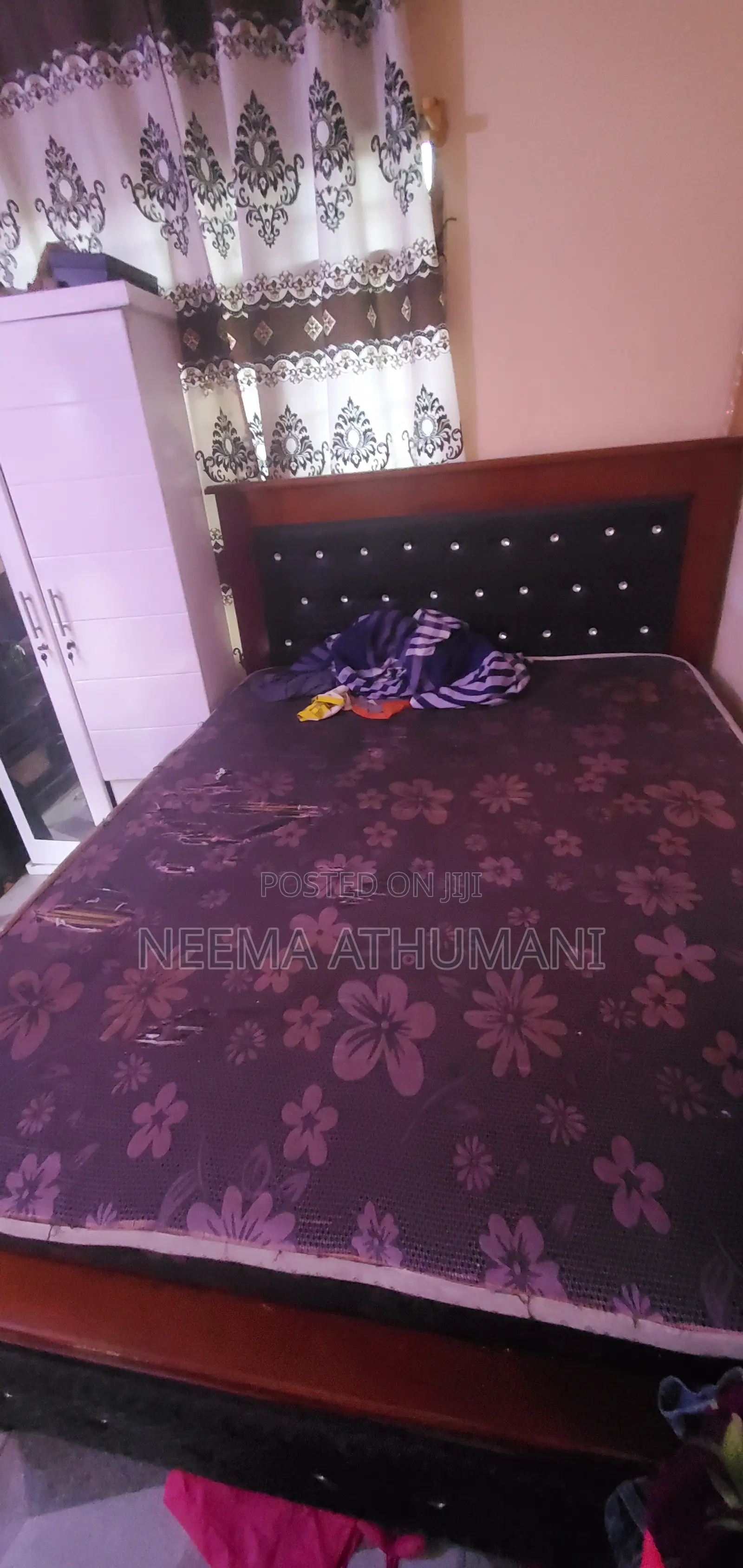 Kitanda 5/6, Mbao Original ,Kabati Milango Miwili Na Lina Kioo Full