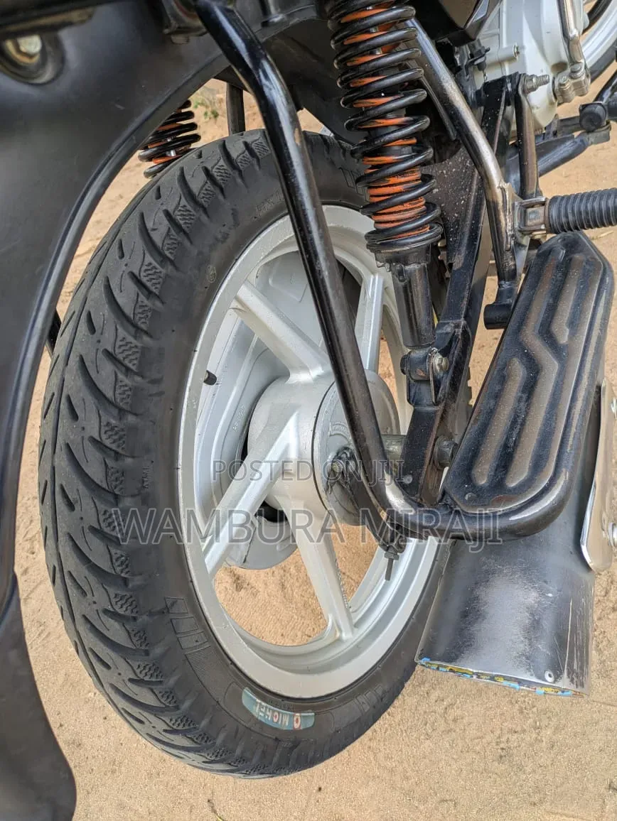 Bajaj Boxer 125 2025 Black