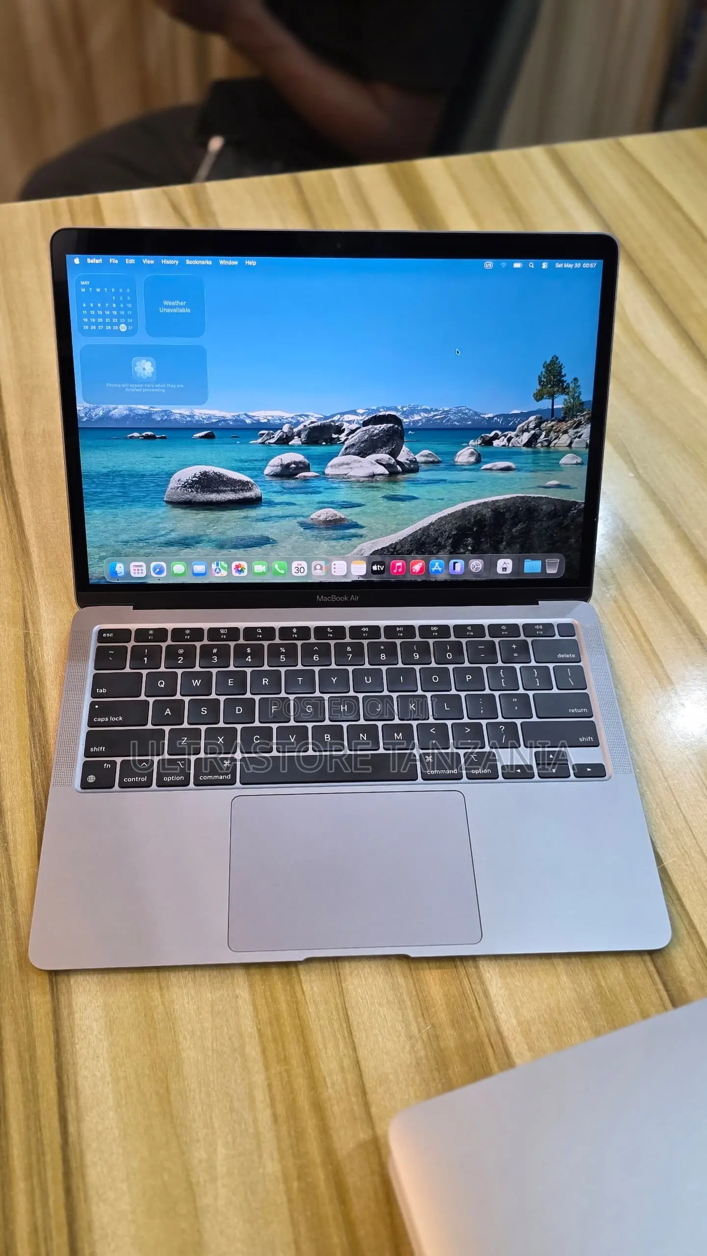 New Laptop Apple MacBook Air 2020 M1 8GB Apple M1 SSD 256GB