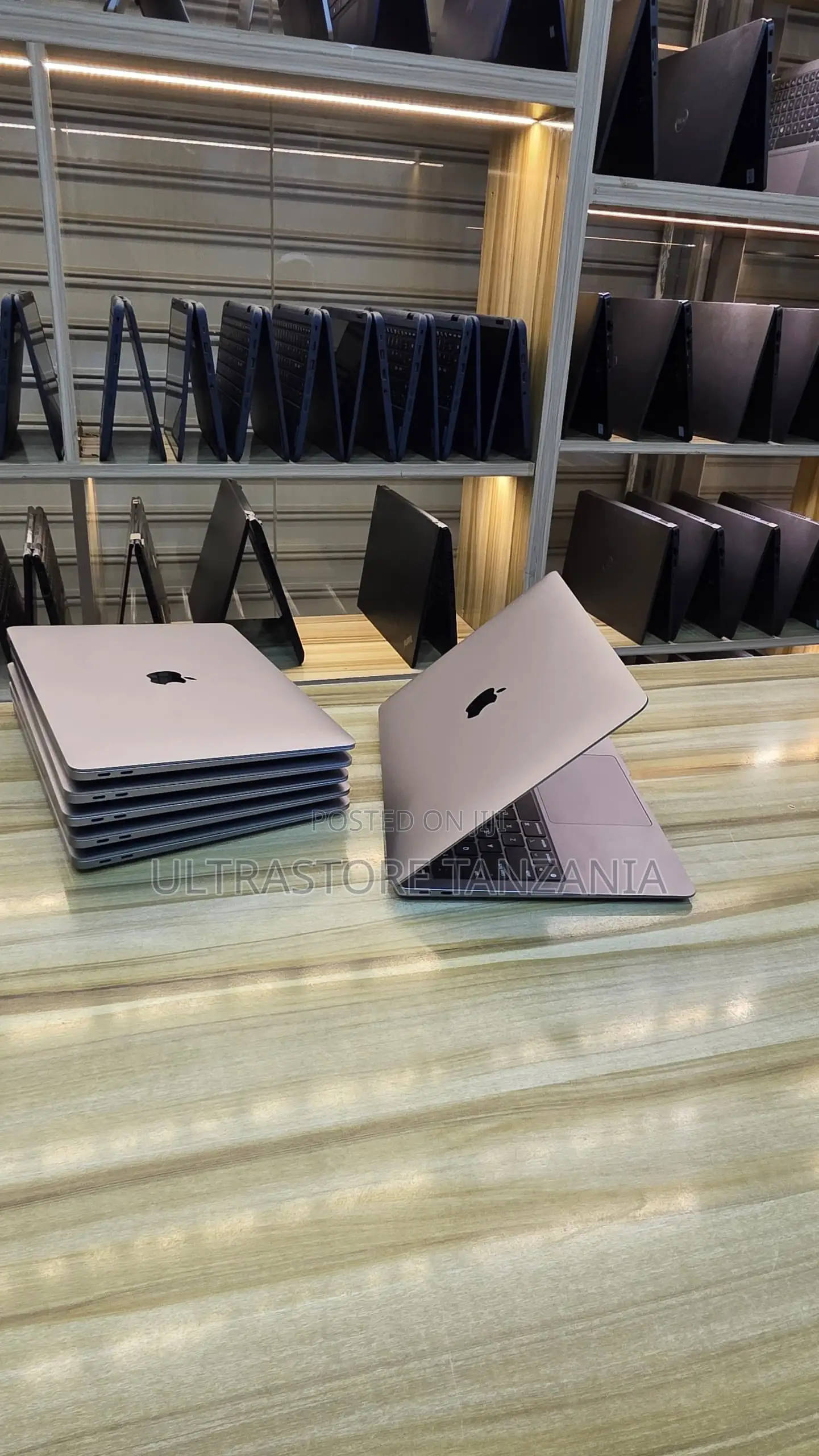 New Laptop Apple MacBook Air 2020 M1 8GB Apple M1 SSD 256GB