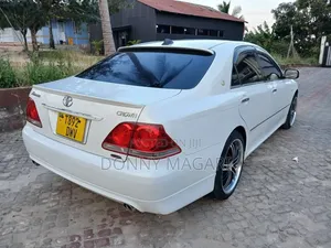 Toyota Crown 2006 White