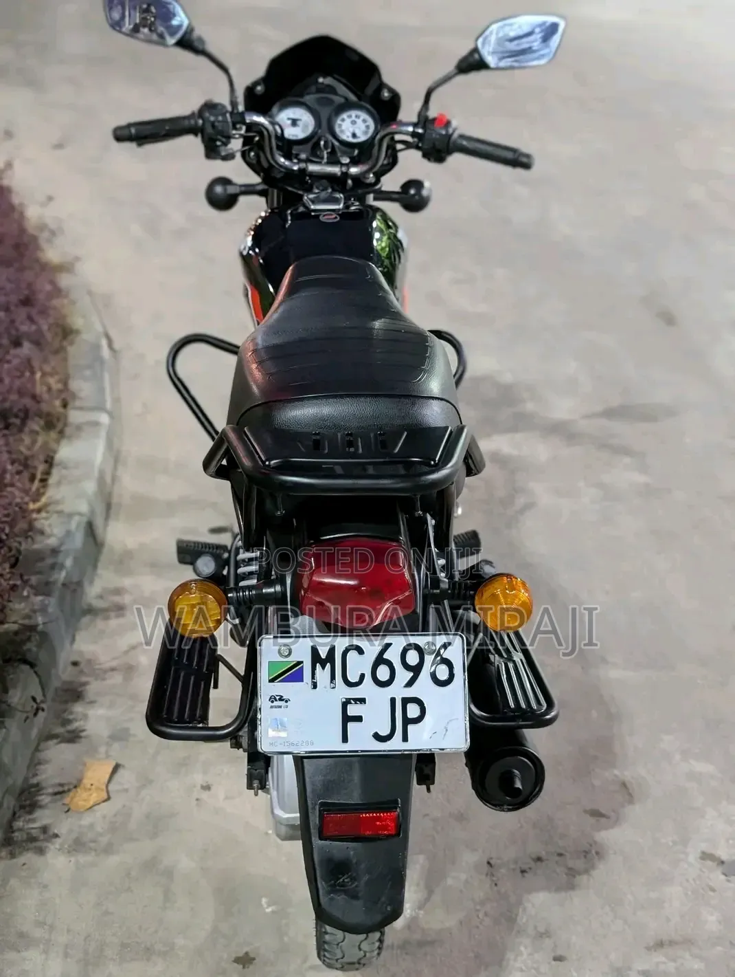 New TVS HLX 125 2026 Black