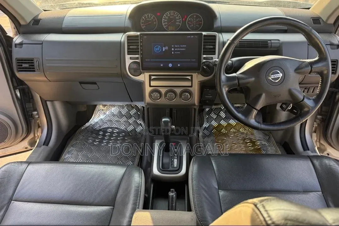 Nissan X-Trail 2004 Gray