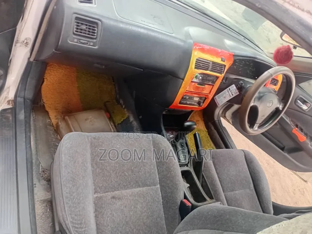 Toyota Carina 1999 White