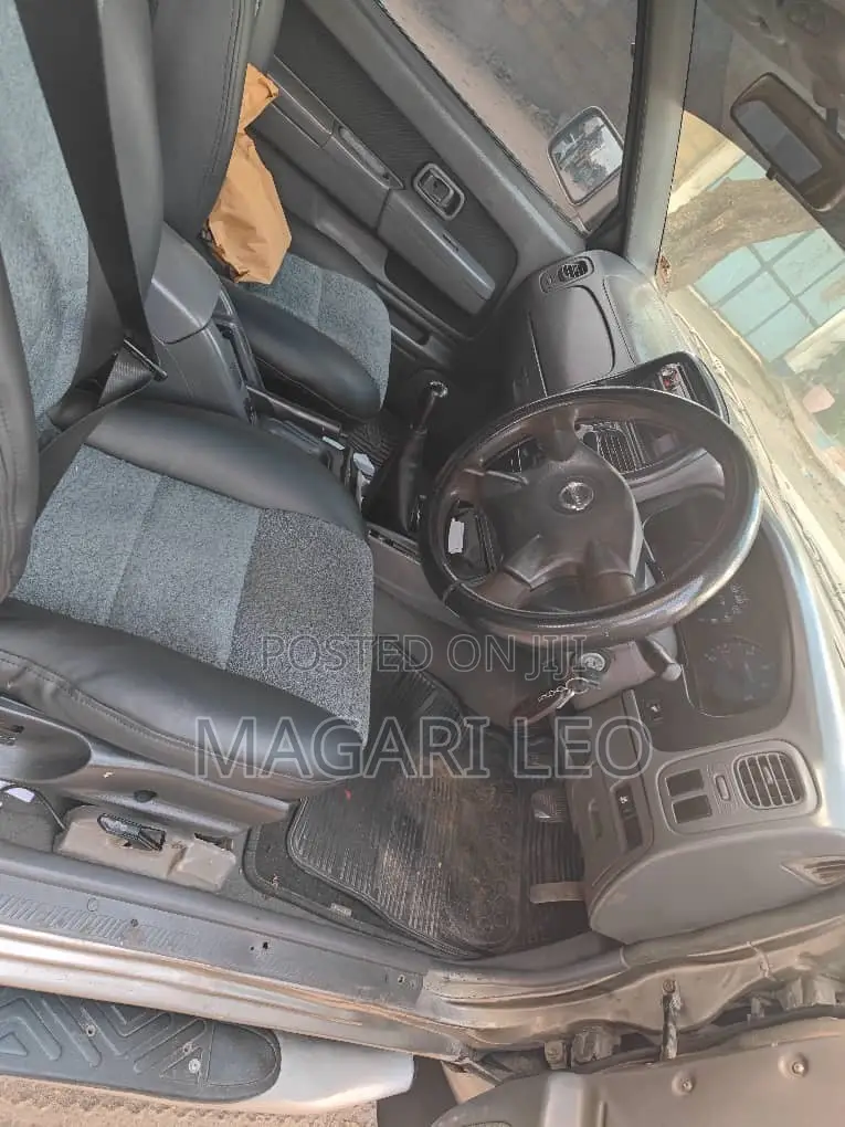 Nissan Hardbody 2400i Double Cab 4x4 2005 Gray