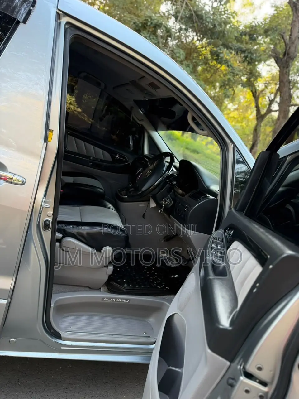Toyota Alphard 2006 Silver