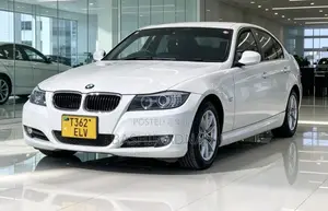 BMW 3 Series 320i RWD 2010 White