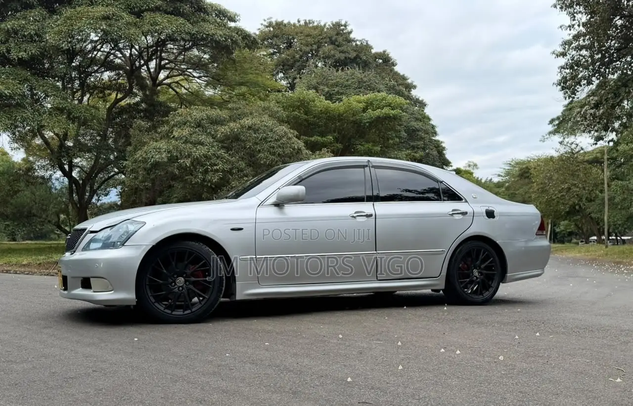 Toyota Crown 2006 Silver